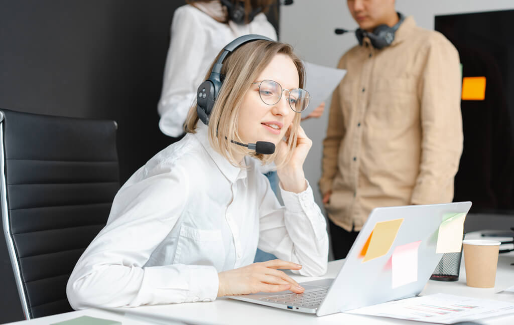 Imagine reprezentativă pentru muncă și angajare